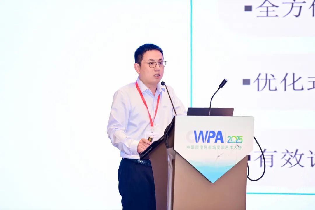 175556718293572645ED.jpg 640.jpg